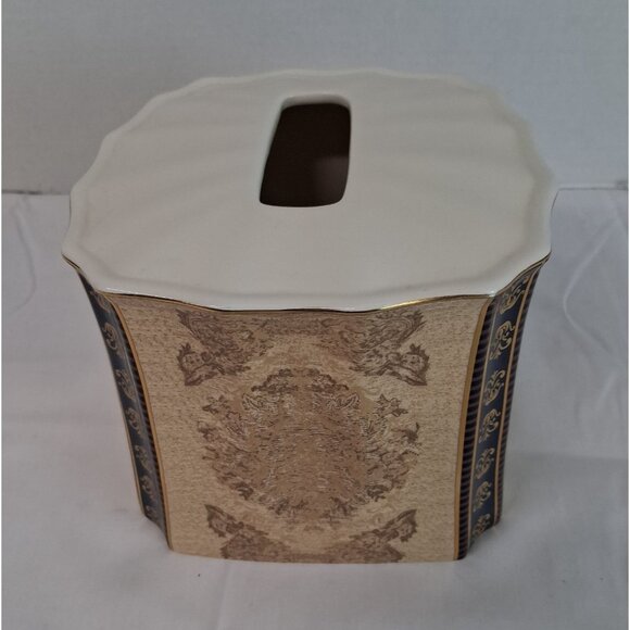 Croscill Townhouse Tissue Box Cover Ceramic 6.5" x 6.5" x 5.5" Brown Pre-Owned - Picture 1 of 12